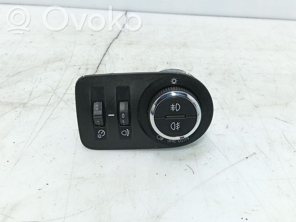 Opel Astra K Interruptor de control del panel de luces 