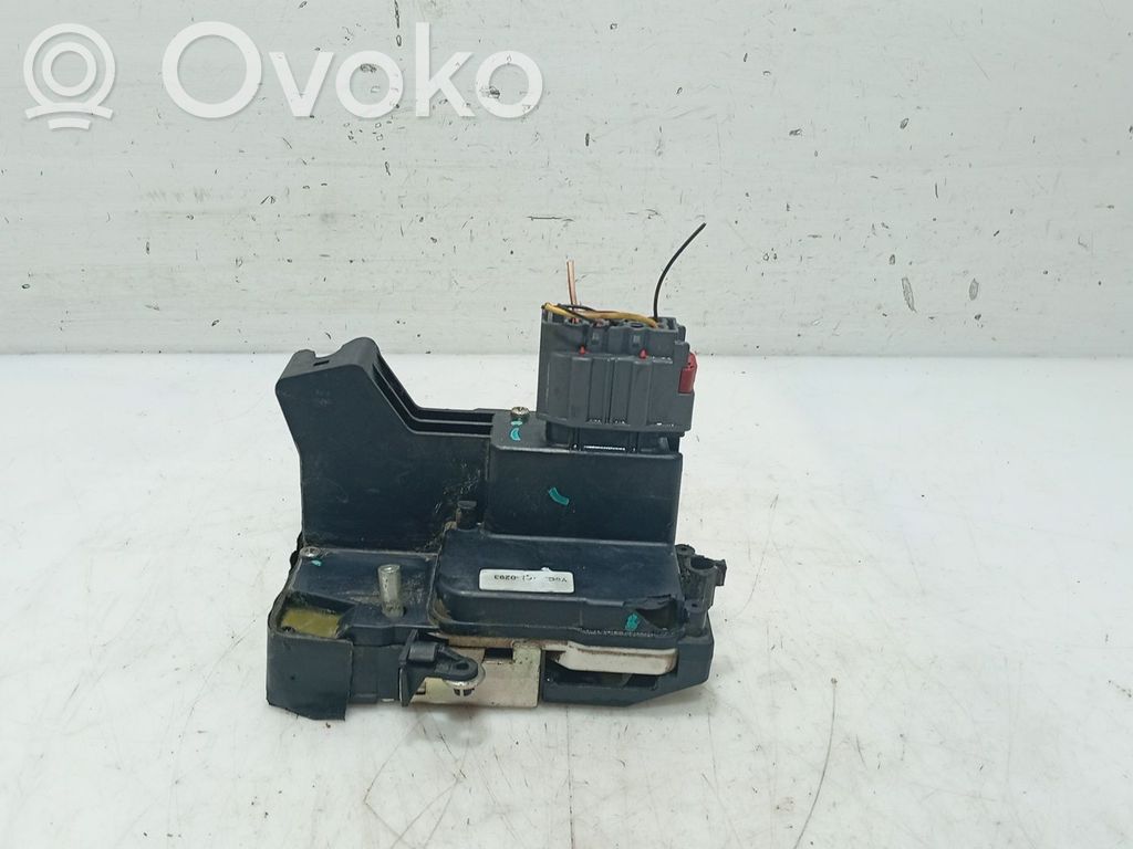 Ford Fusion Zamek drzwi przednich 