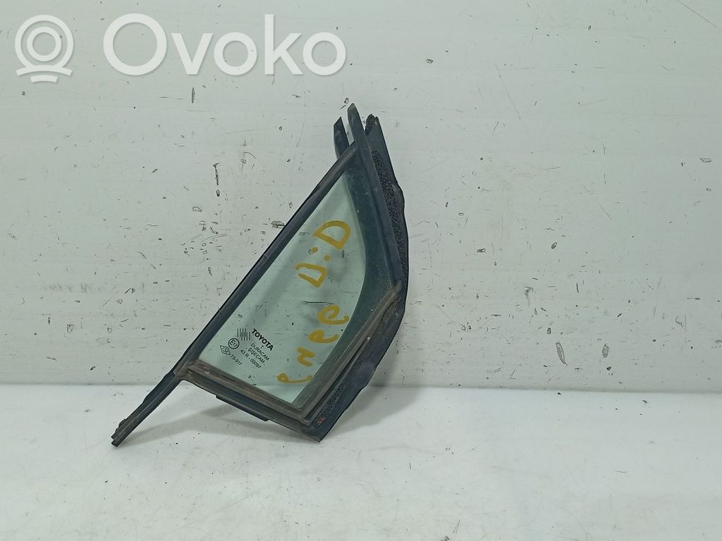 Toyota Yaris Finestrino/vetro triangolo anteriore 