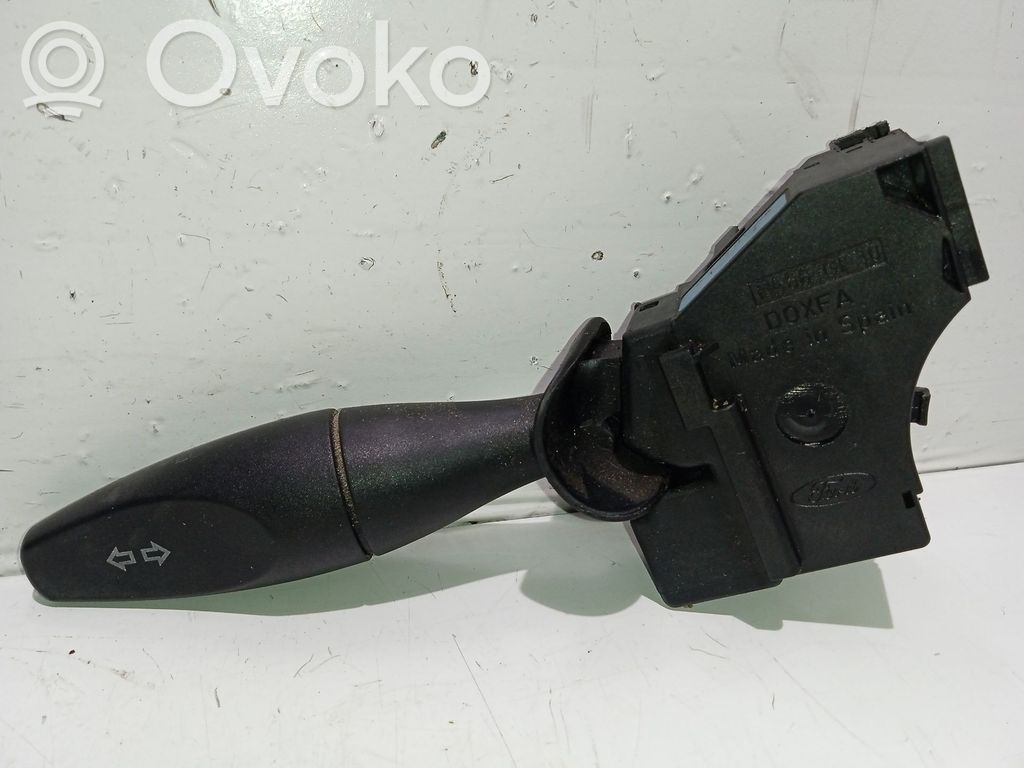 Suuntavilkun vipu   1S7T13335AE