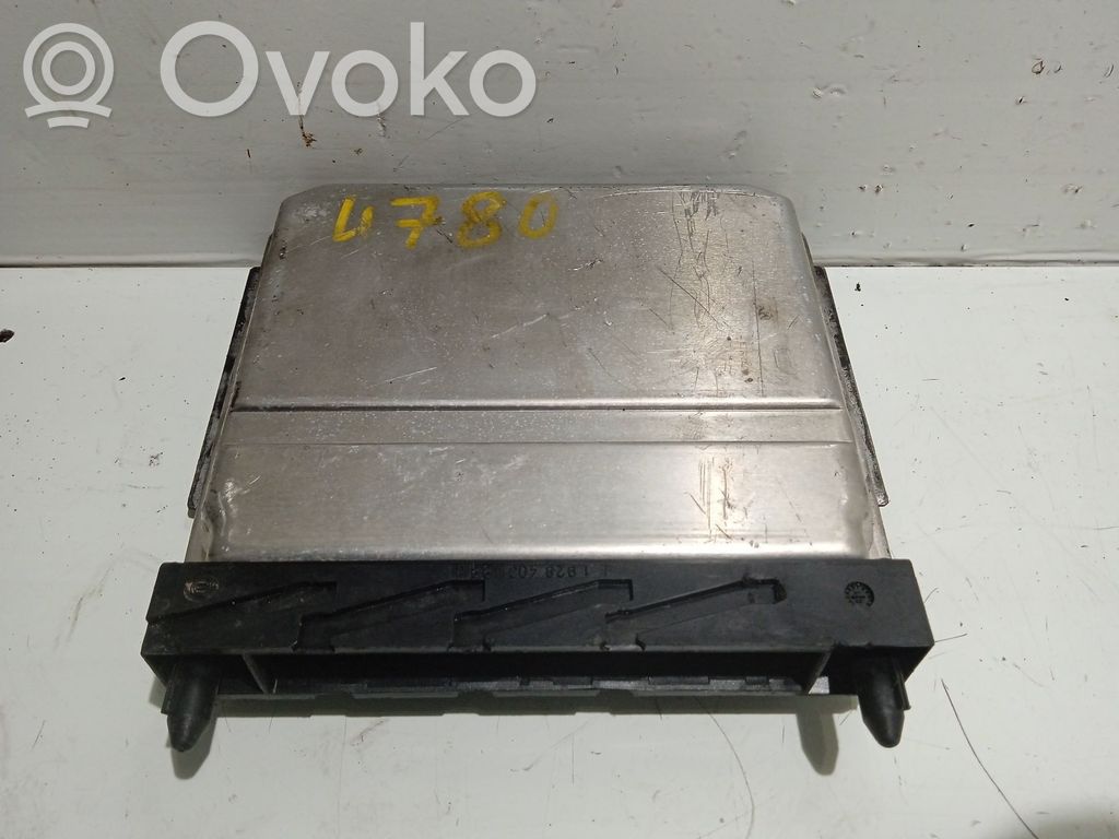 Unidad de control/módulo del motor   0281010319,08667710A