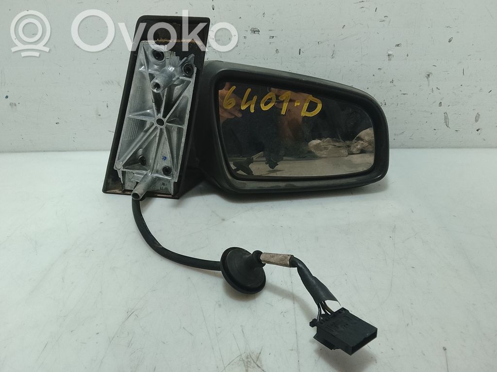 Opel Zafira B Elektryczne lusterko boczne drzwi przednich 