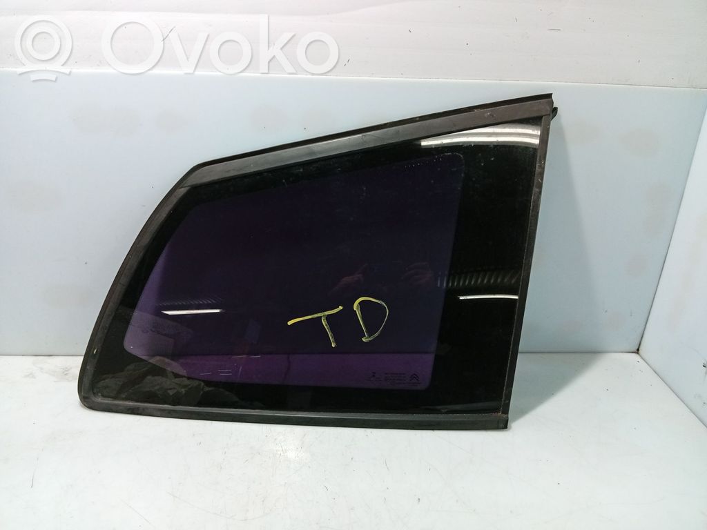 Citroen C4 Grand Picasso Rear side window 