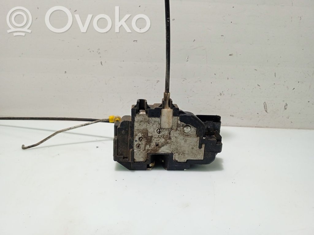 Nissan Micra C+C Etuoven lukko