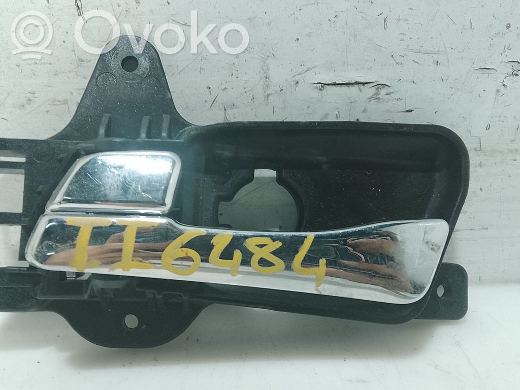 Manecilla interna puerta trasera   836102L010,836102L000CR