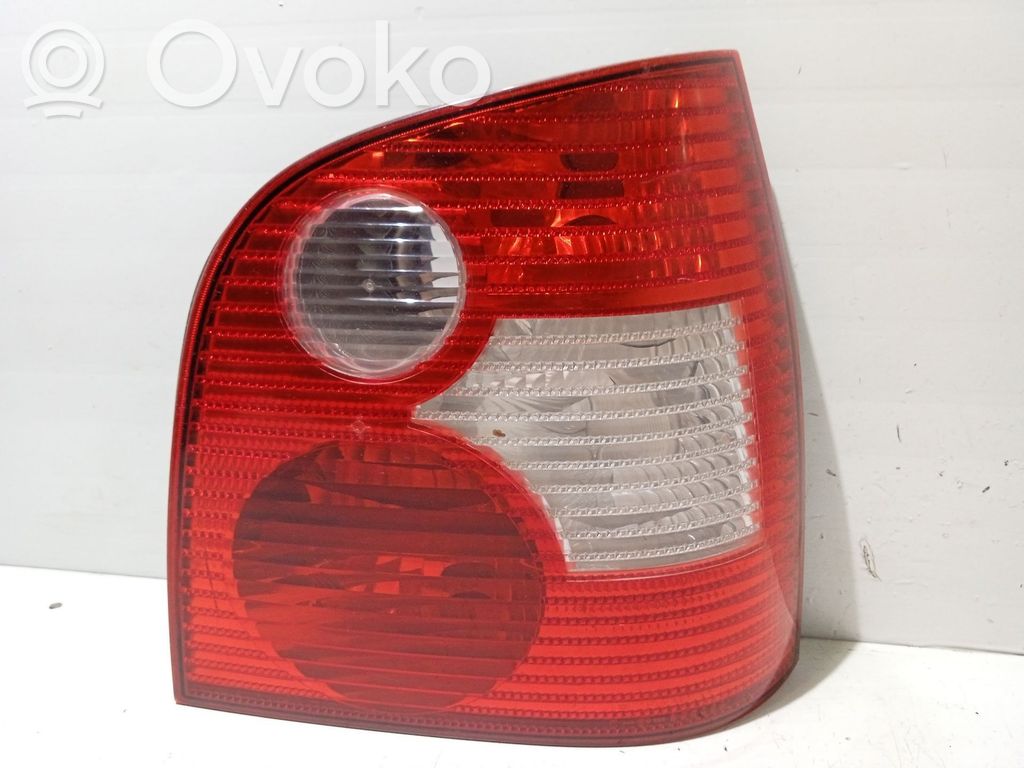 Volkswagen Polo III 6N 6N2 6NF Lampă spate în caroserie