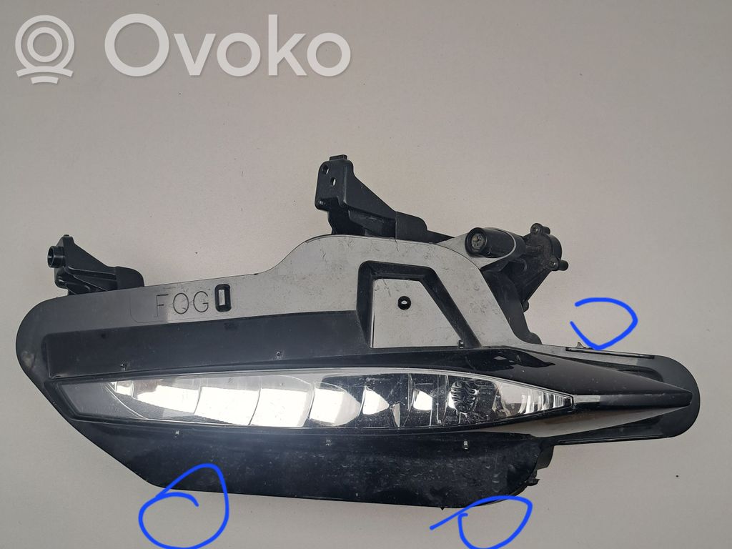 KIA Ceed Miglas lukturis priekšā 
