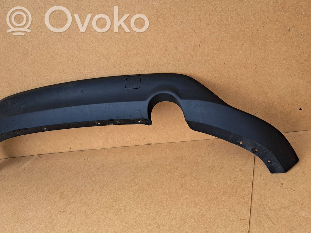 Ford Focus Moldura inferior del parachoques trasero 