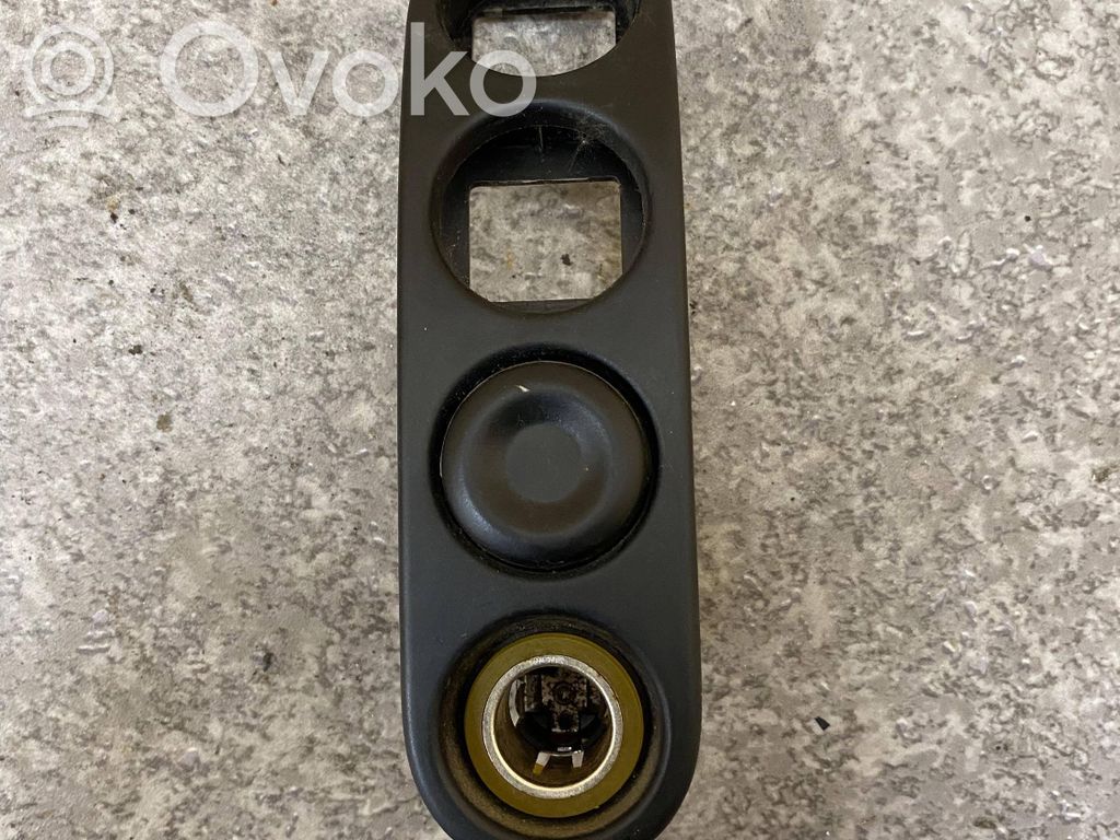 12 V Socket (front)   7700351884