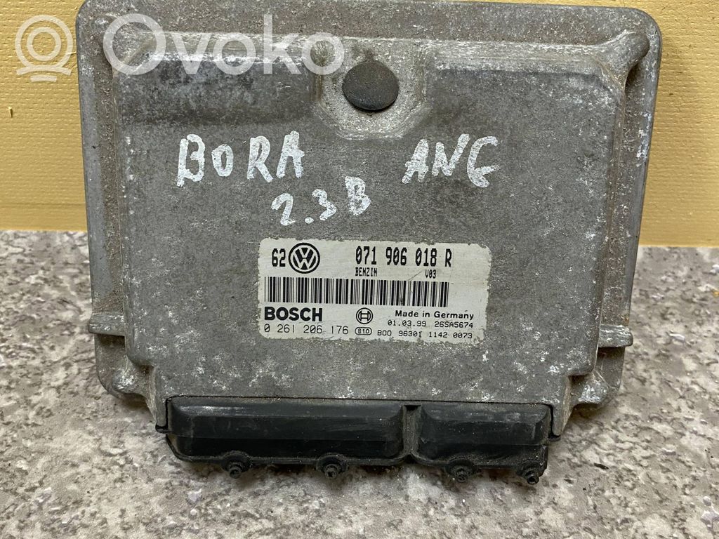 Volkswagen Bora Engine control unit/module 