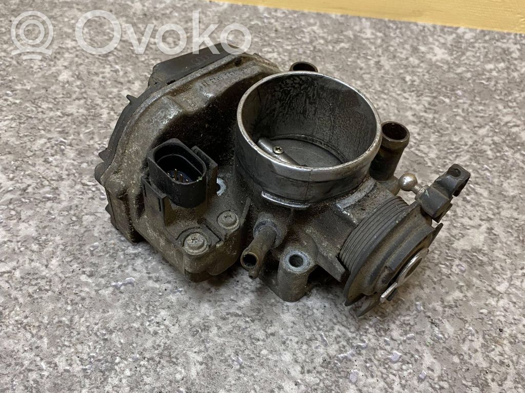 Audi A4 S4 B5 8D Drosselklappenventil 