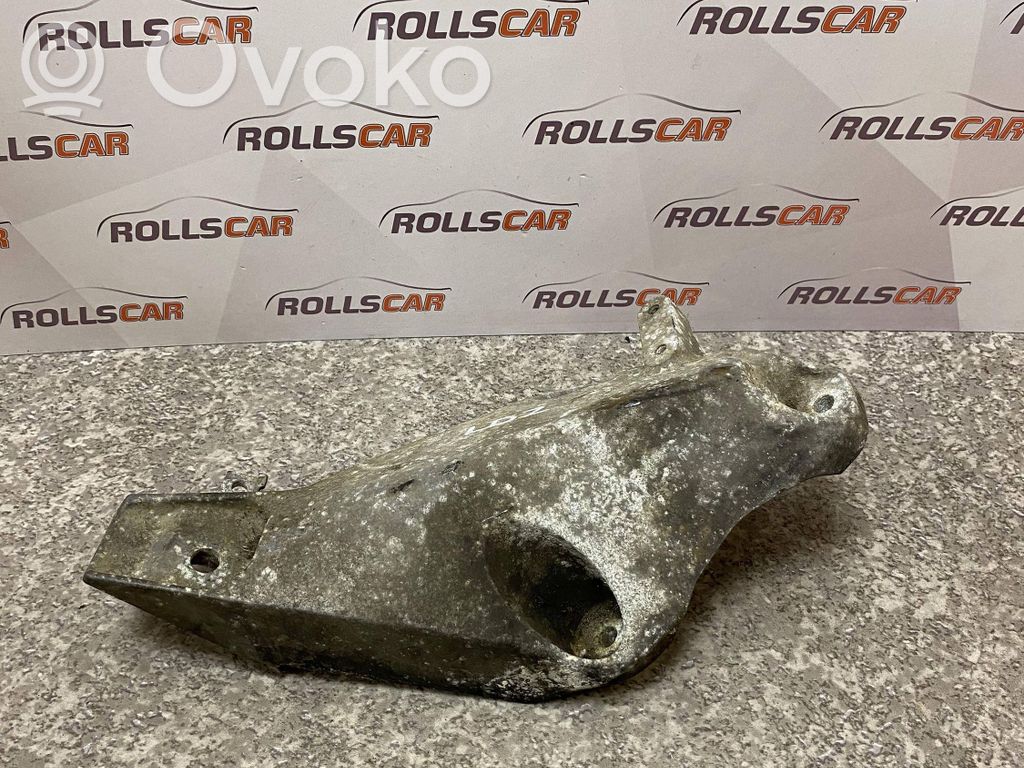BMW X5 E70 Engine mounting bracket 