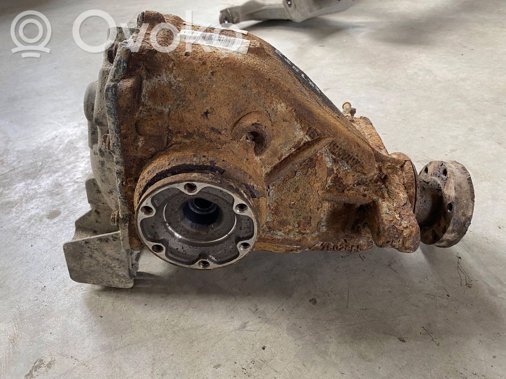 BMW 7 E65 E66 Galinis reduktorius 