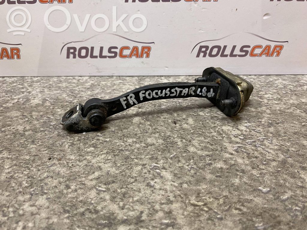 Ford Focus Etuoven pidätin 