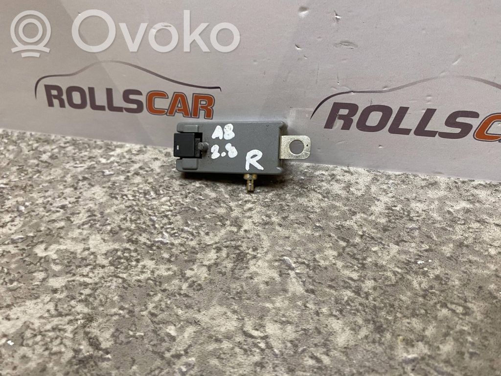 Audi A8 S8 D2 4D Amplificator antenă aeriană 