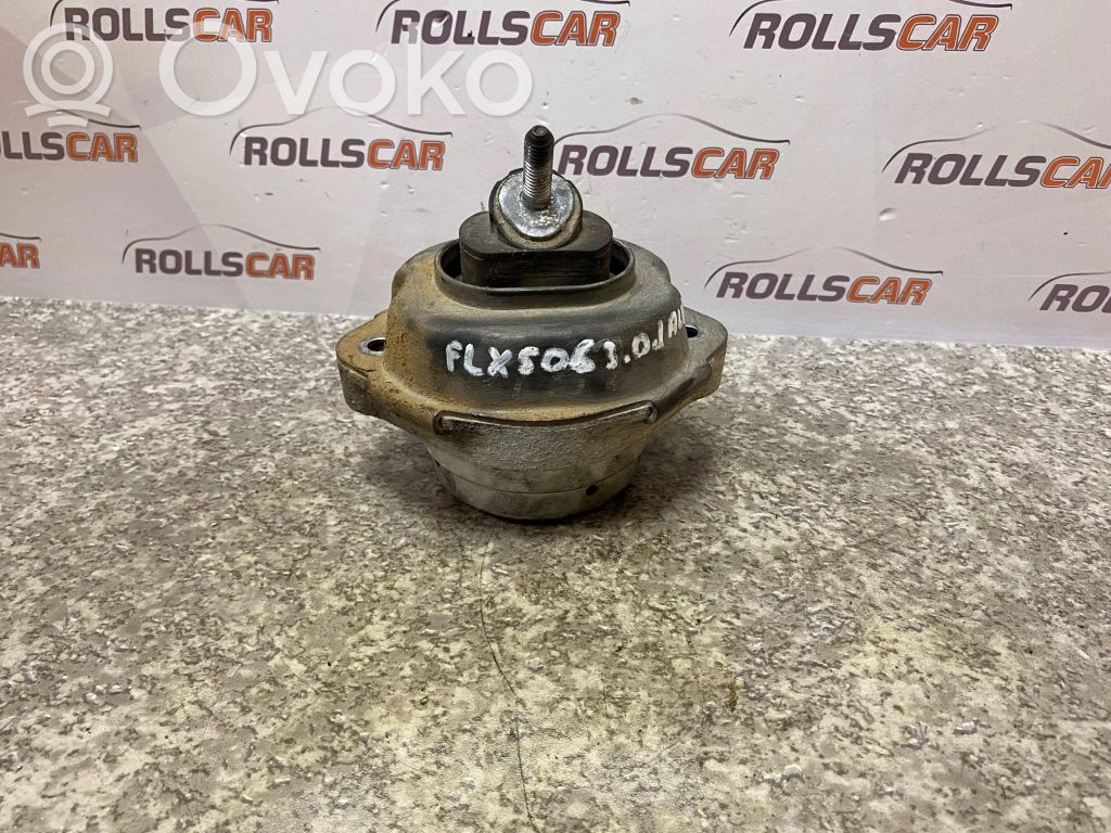 Engine mount bracket   675844402