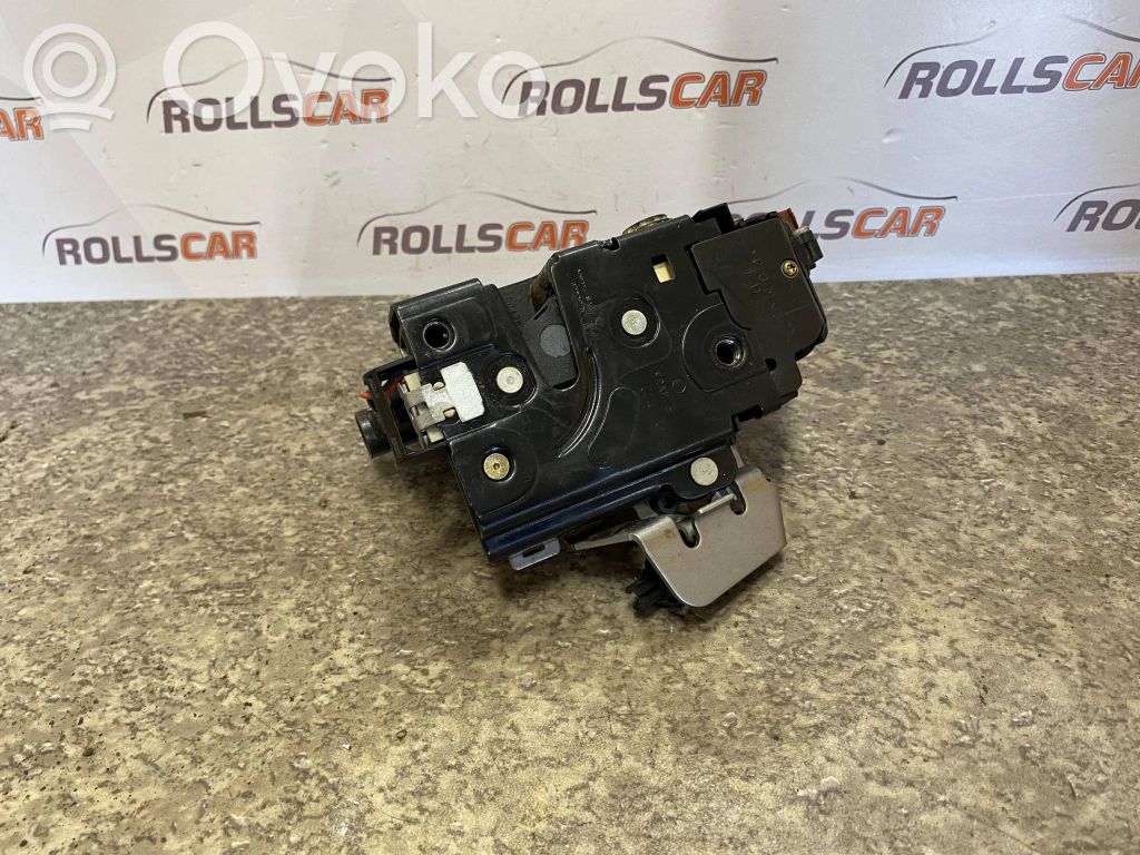 Audi A4 S4 B6 8E 8H Zamek drzwi tylnych 