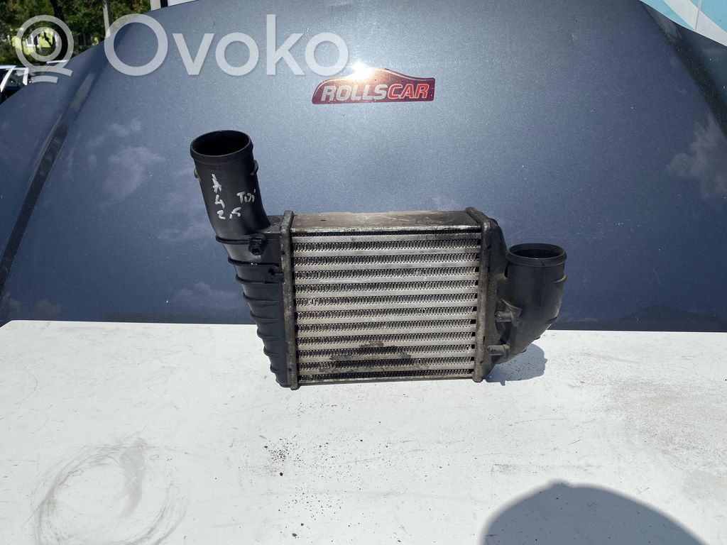 Audi A4 S4 B5 8D Oro nukreipėjas/ kanalas interkūlerio radiatoriaus 