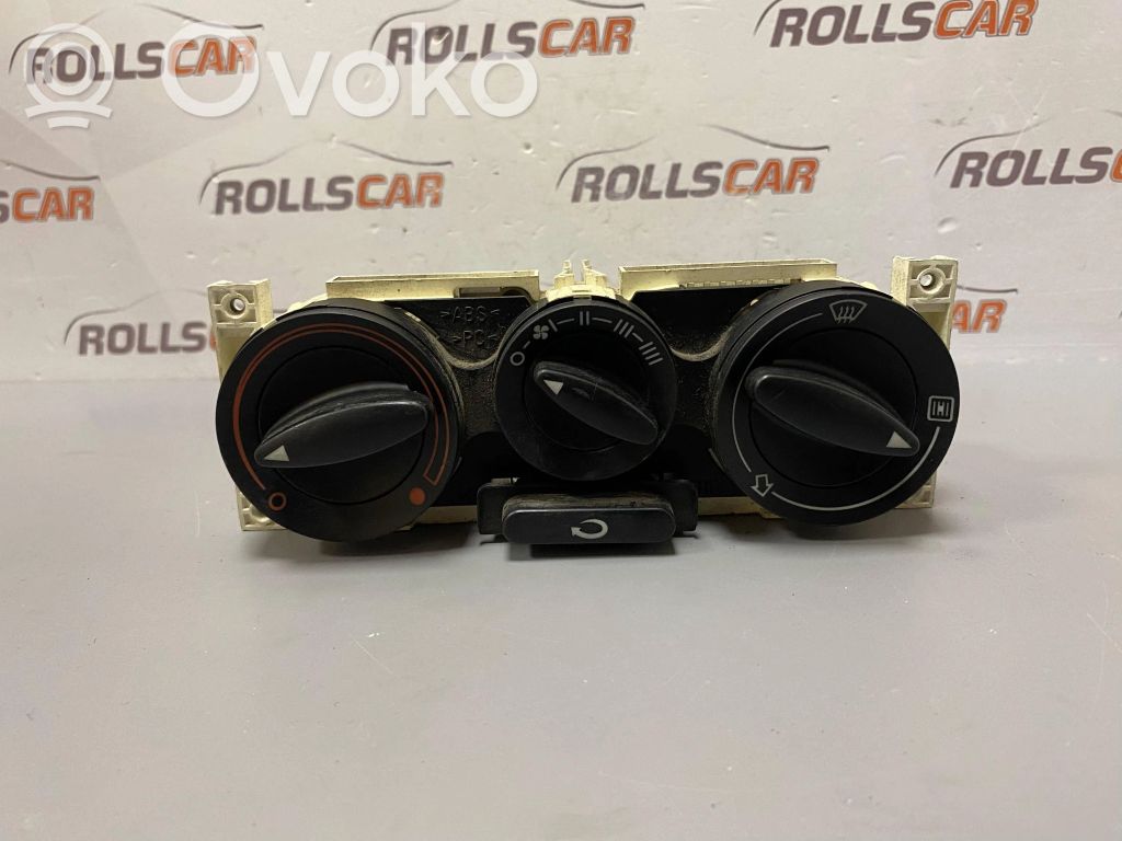Audi A4 S4 B5 8D Climate control unit 