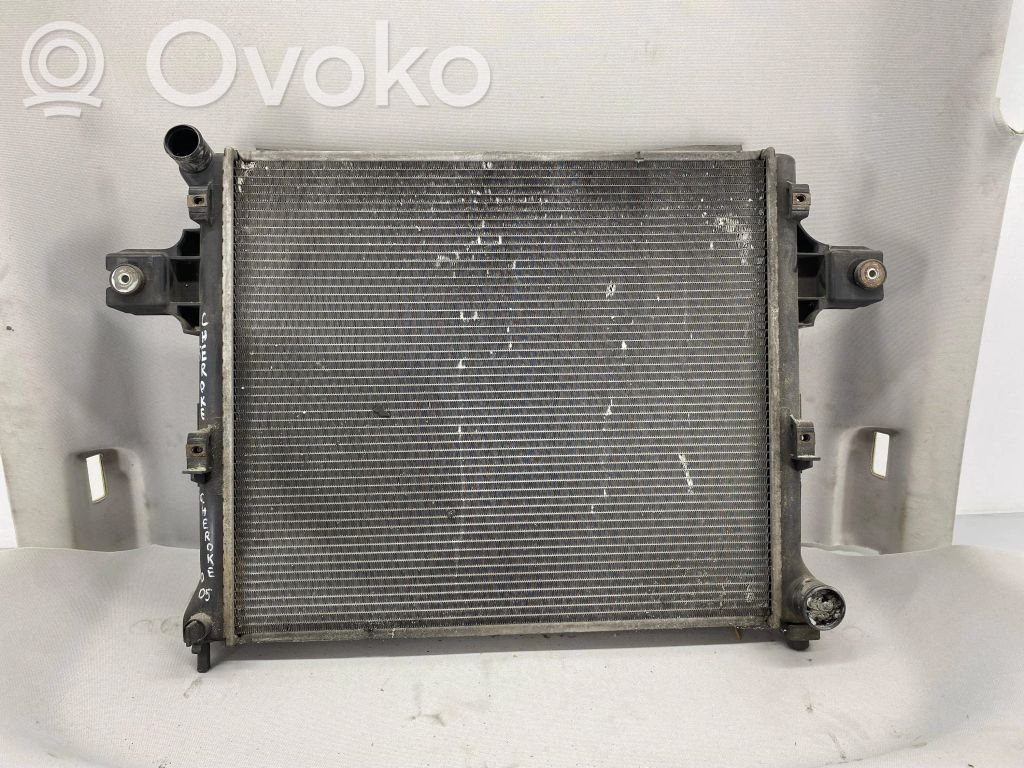 Jeep Grand Cherokee (WK) Dzesēšanas šķidruma radiators 