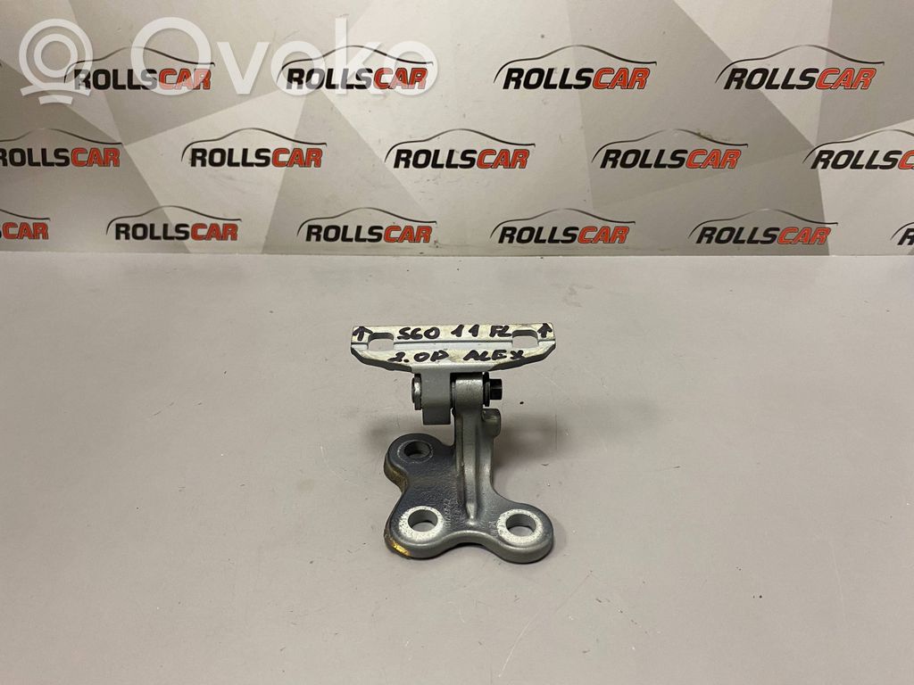 Volvo S60 Front door upper hinge 