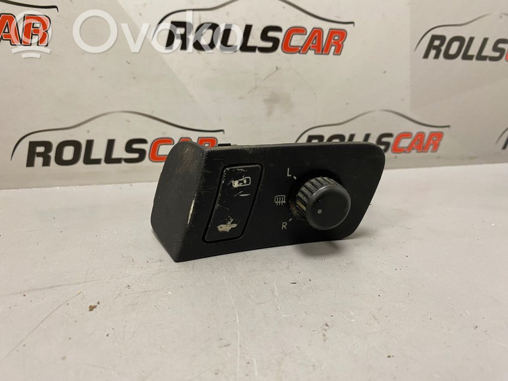 Volkswagen Touran I Wing mirror switch 
