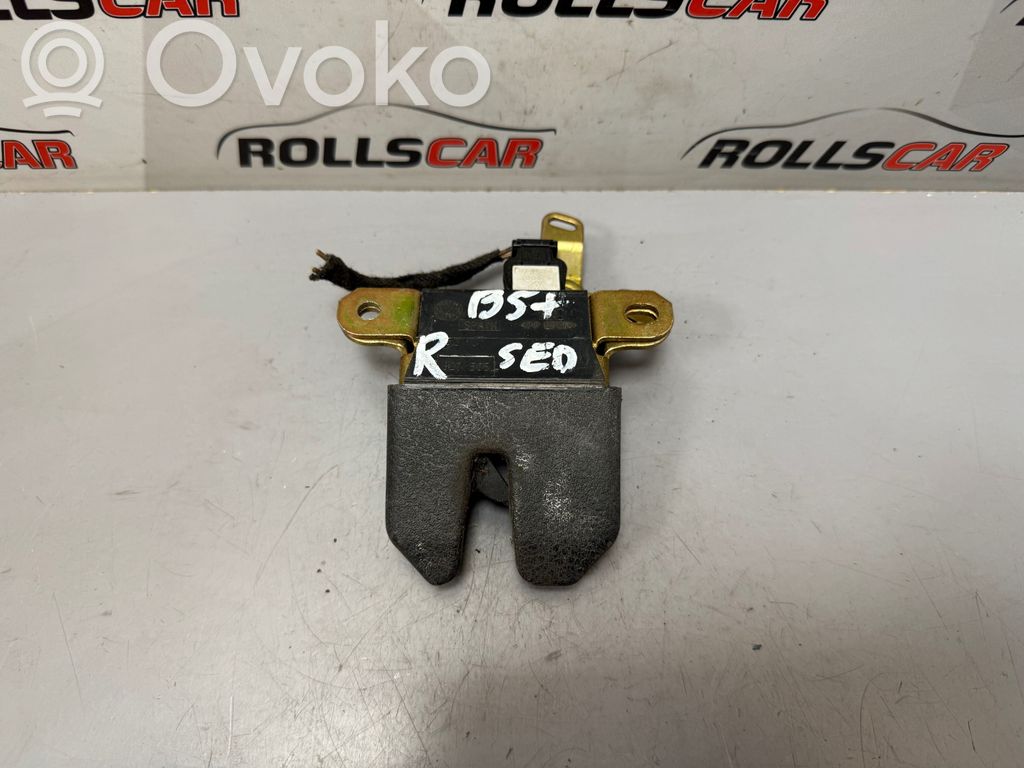 Volkswagen PASSAT B5.5 Tailgate/trunk/boot lock/catch/latch 