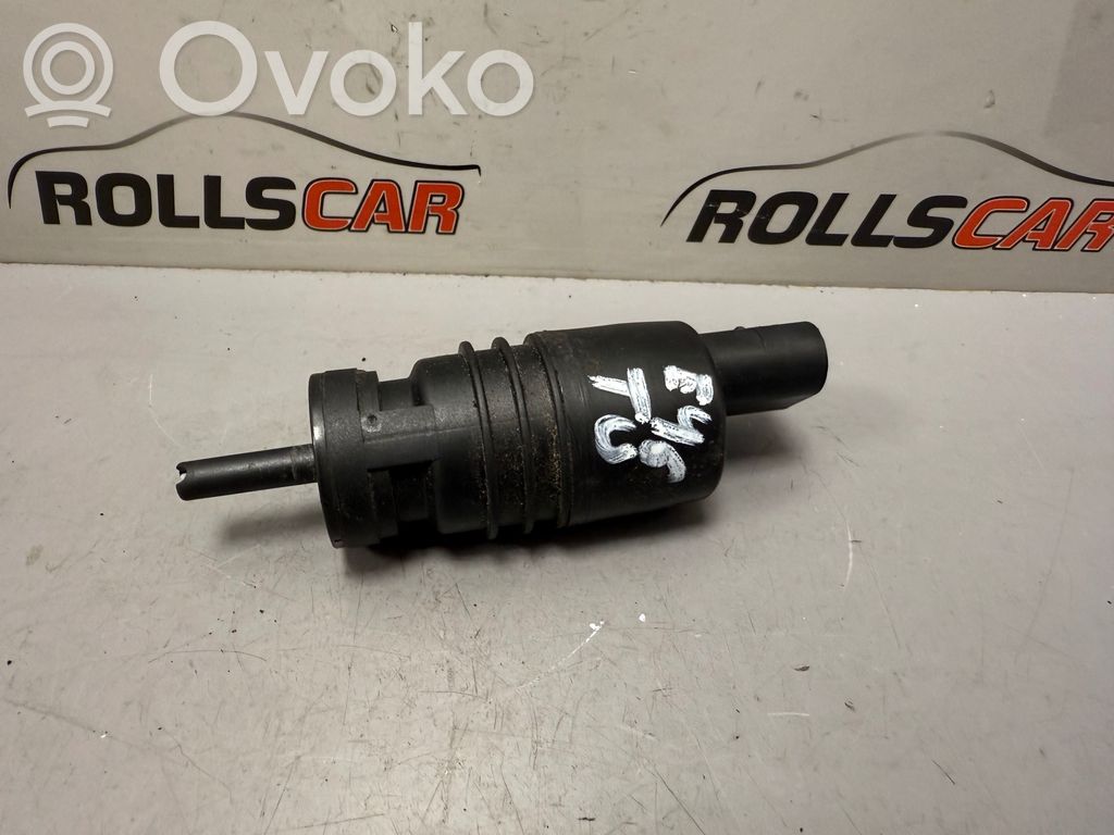 BMW 3 E46 Windscreen/windshield washer pump 