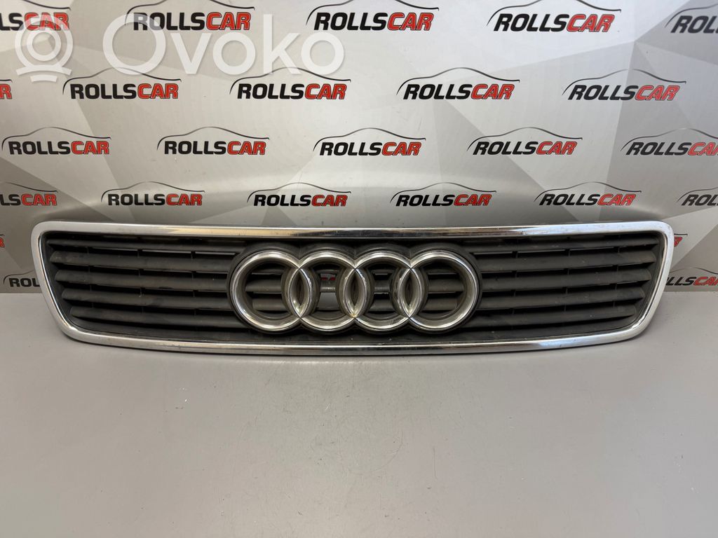 Audi A4 S4 B5 8D Etusäleikkö 