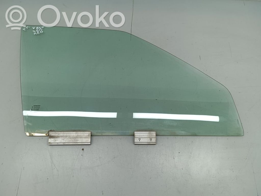 Volvo 850 Front door window glass four-door 