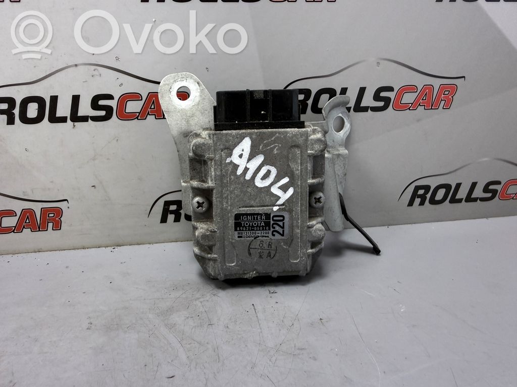 Toyota Carina T190 Ignition amplifier control unit 