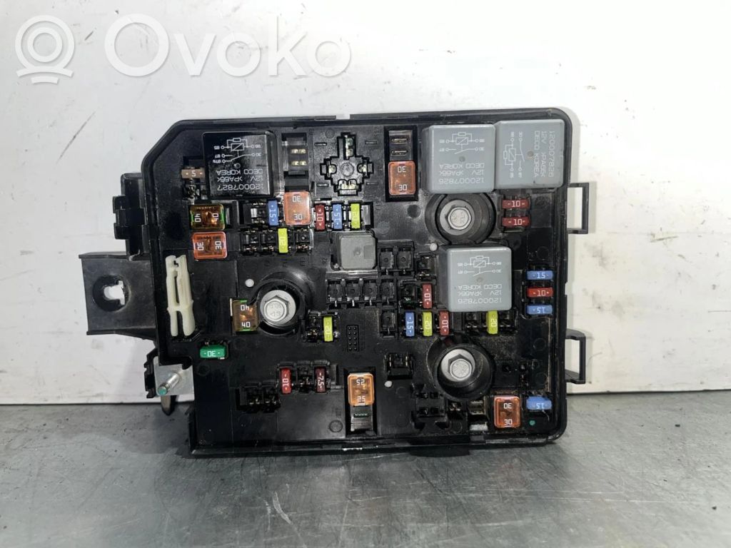 Блок предохранителей   39036044
