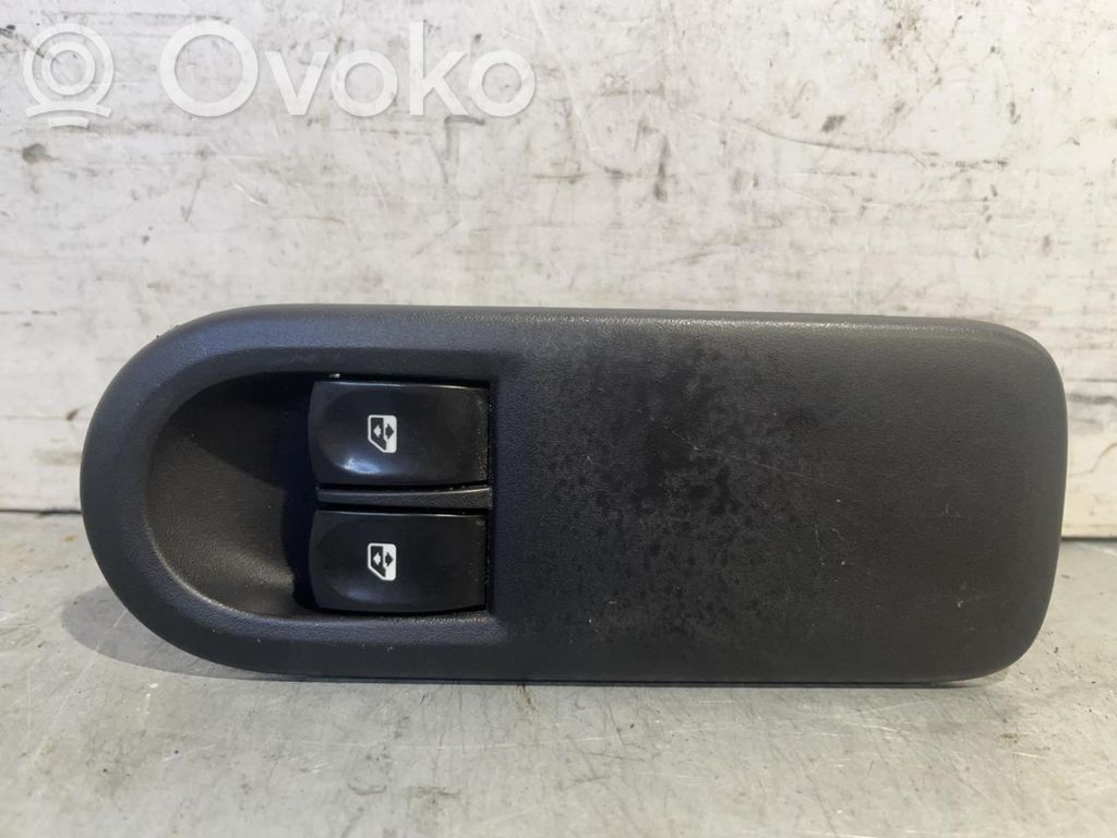 Electric window control switch   E29470