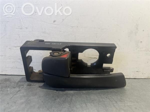 Manecilla interna puerta delantera   82613JB000