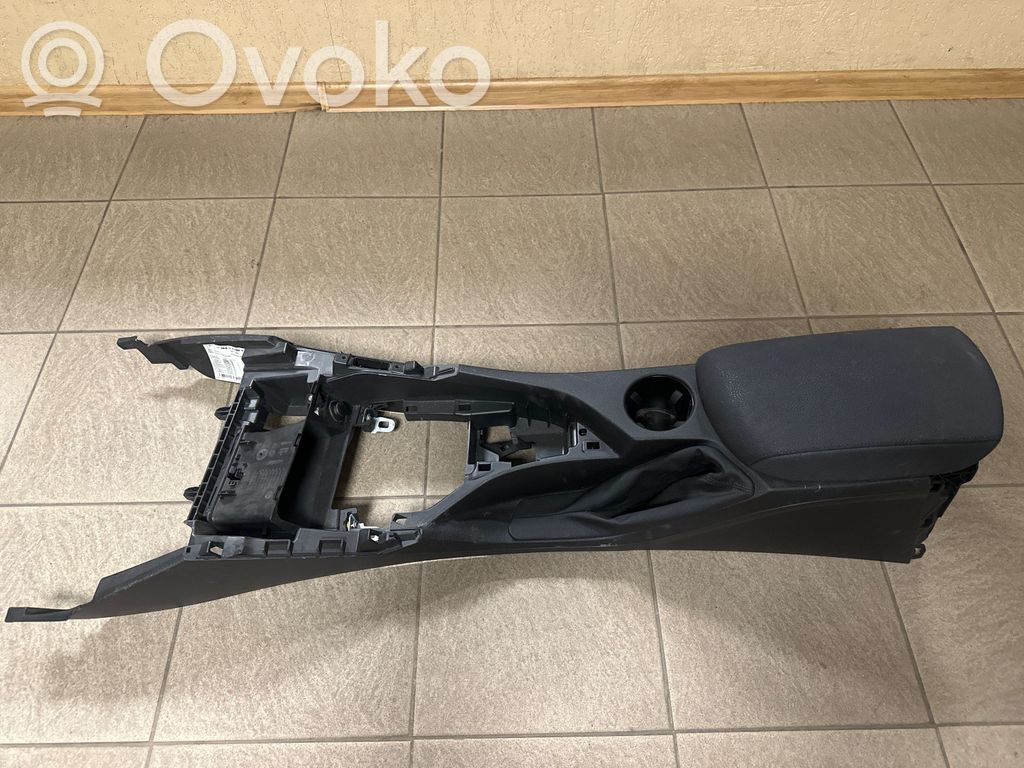 Armrest   105011073