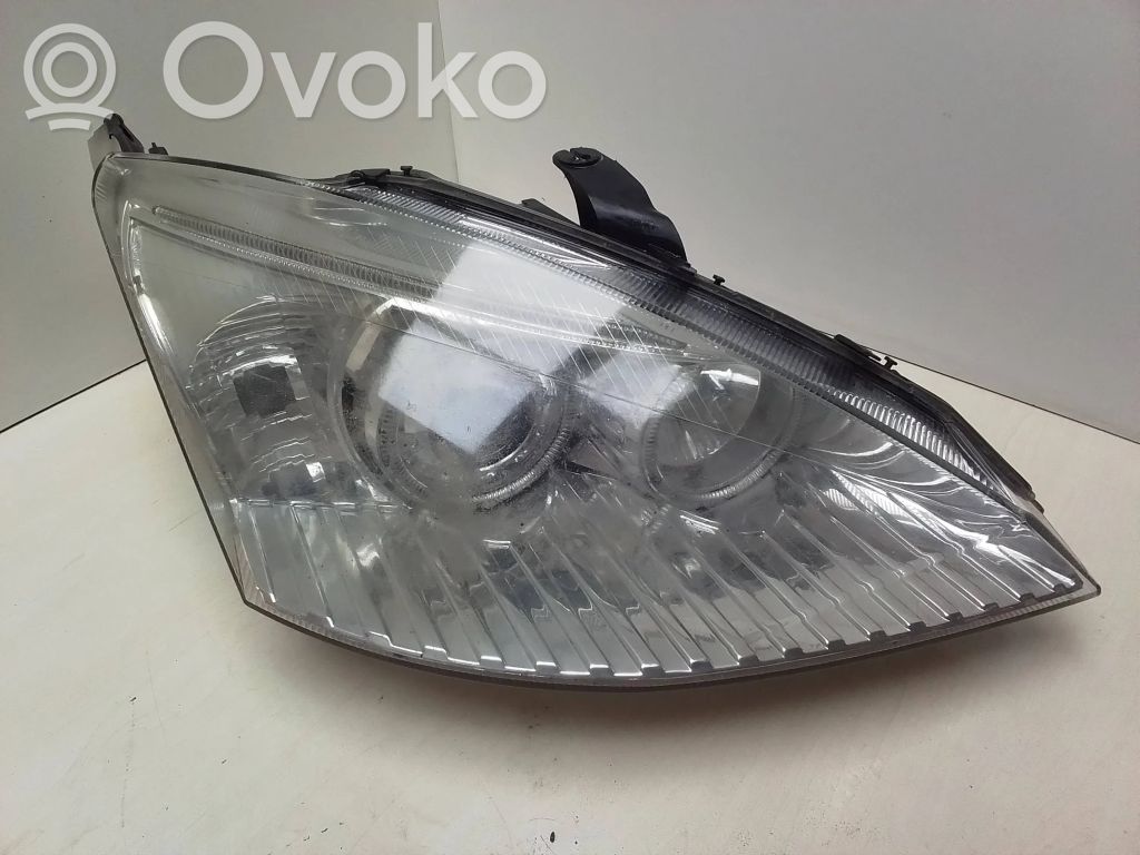 Phare frontale   084311157R,084311159R,084311159