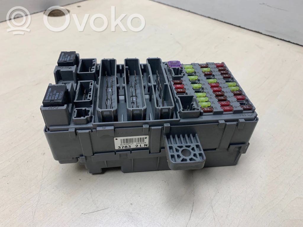 Honda Civic Ramka / Moduł bezpieczników 