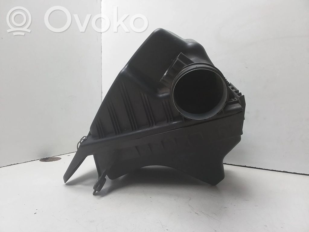 BMW 5 E60 E61 Air filter box 