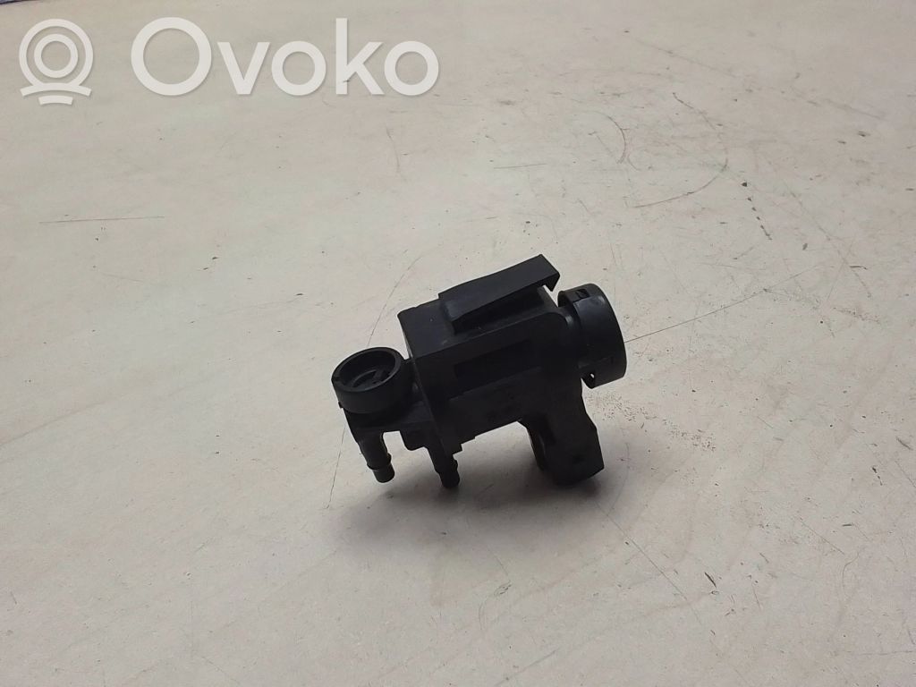 Audi A4 S4 B5 8D Turbo solenoid valve 