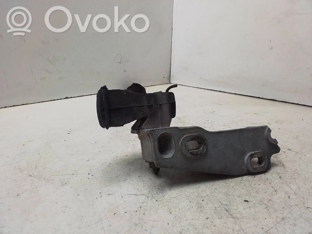 Engine mounting bracket   7M31996800A,YM216030AA,0800A