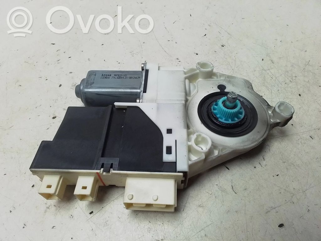 Silnik regulatora szyby drzwi przednich   997833101,08124639,7746004901