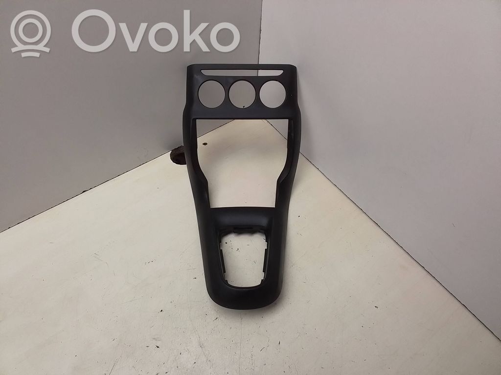 Citroen C3 Pavarų perjungimo svirties apdaila (plastikinė) 