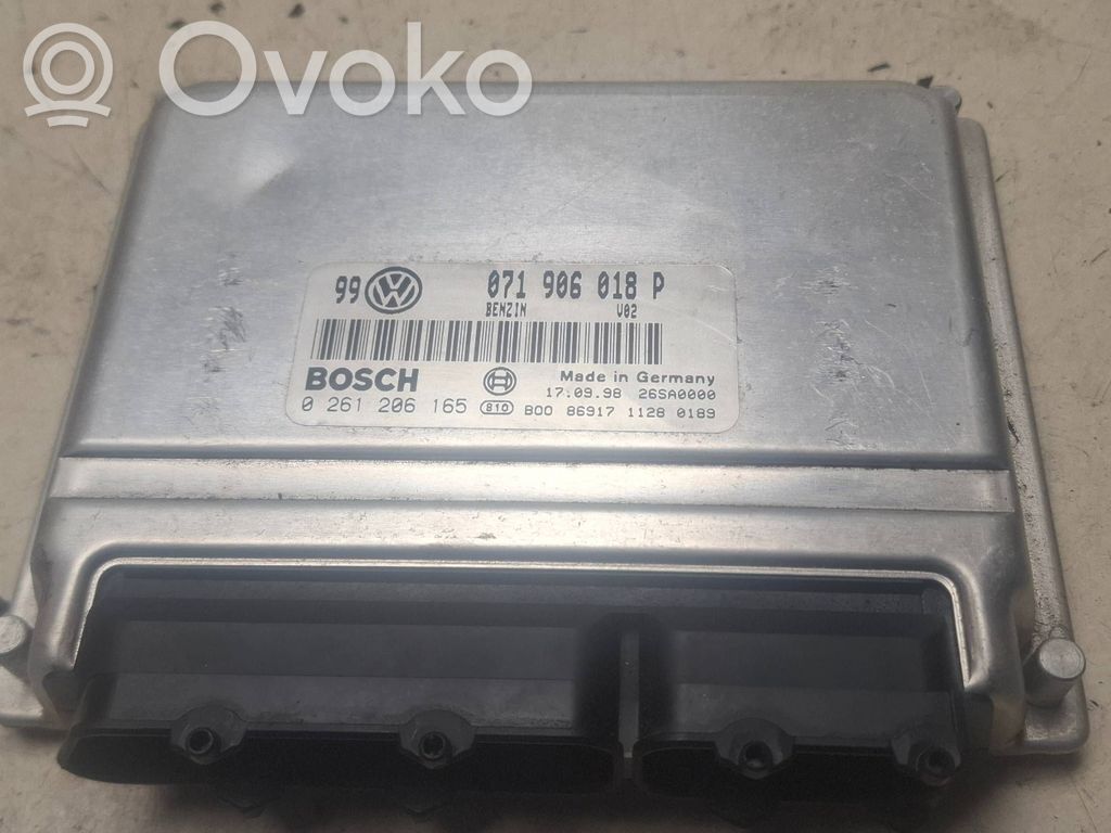 Volkswagen PASSAT B5.5 Engine control unit/module 