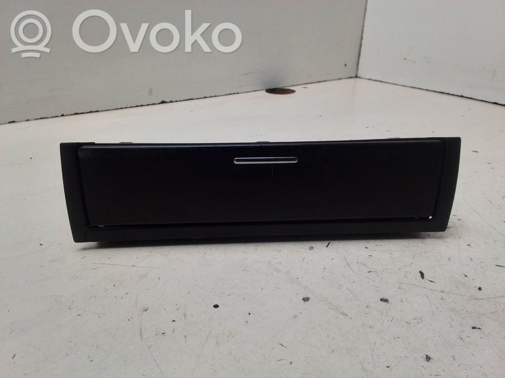Dashboard storage box/compartment   8202188,307180000,E3948L