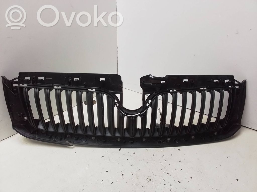 Maskownica / Grill / Atrapa górna chłodnicy   3U0853653B
