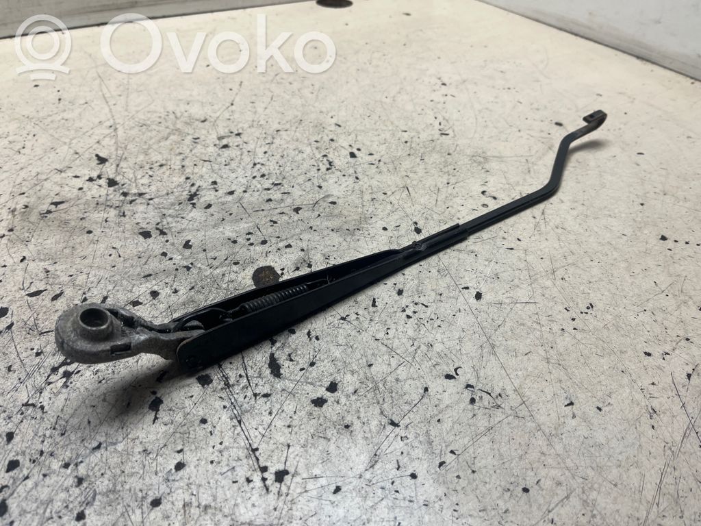 Renault Megane I Priekinio stiklo valytuvų kojelė 
