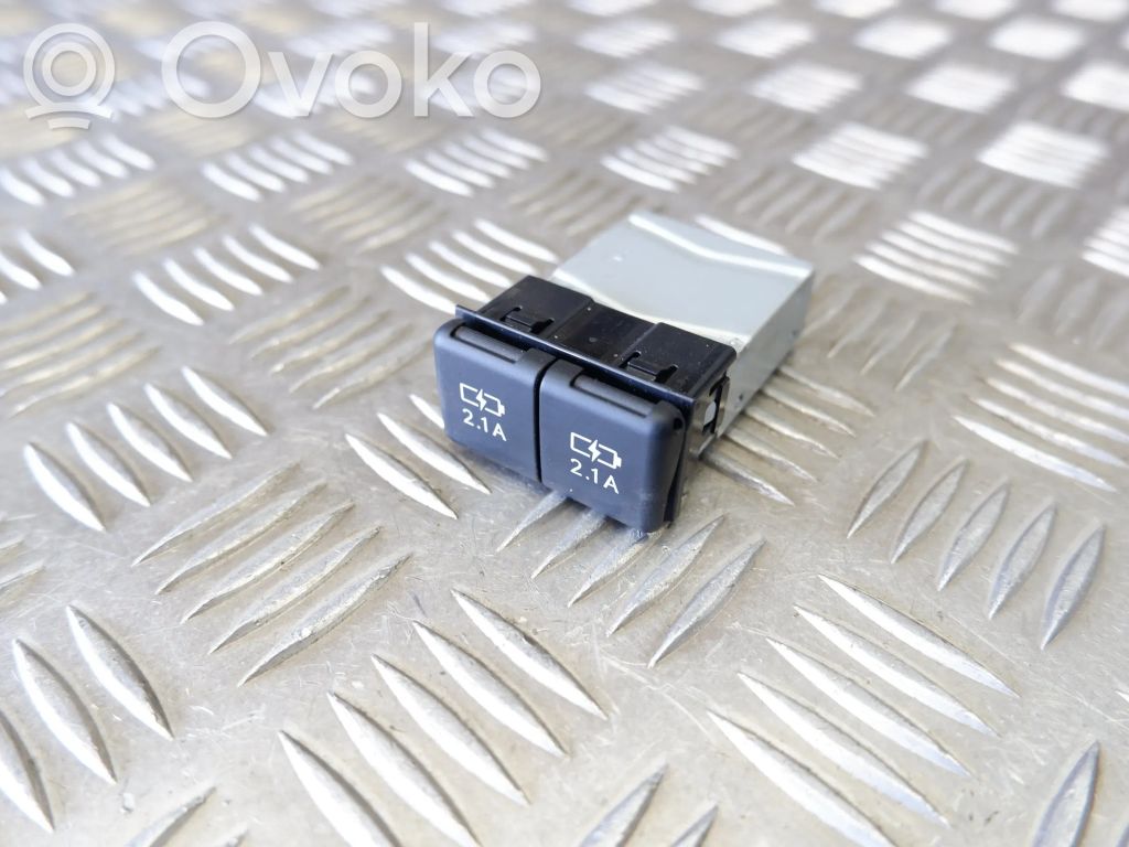 Lexus UX USB socket connector 