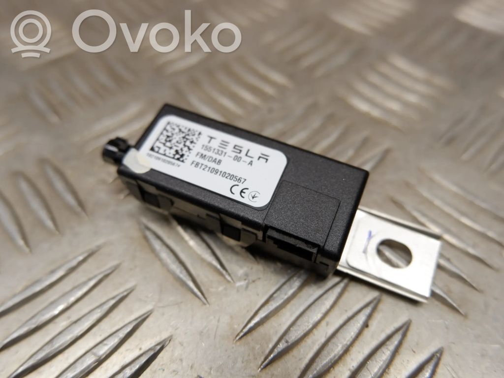 Tesla Model 3 Antenos stiprintuvas 