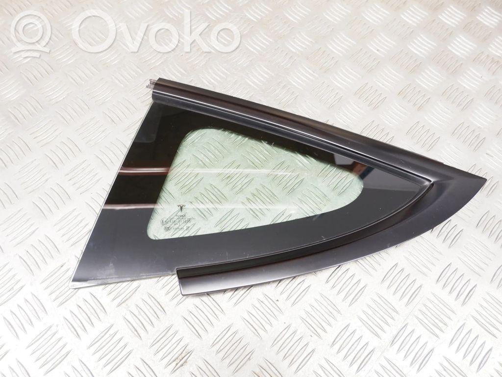 Tesla Model 3 Rear side window 