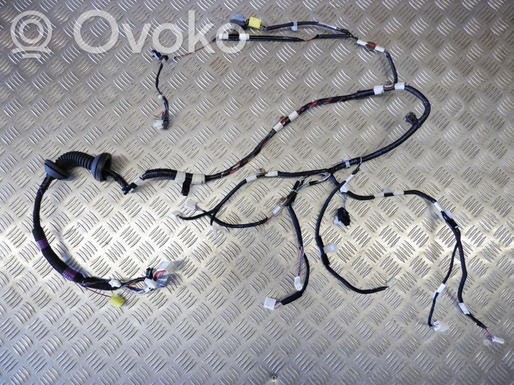 Toyota Highlander XU70 Wiązka przewodów drzwi przednich 